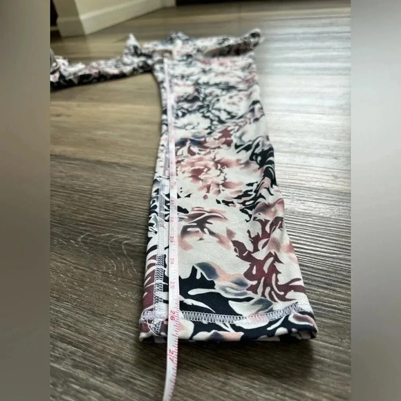 BALANCE COLLECTION Floral Contender Lux Ankle Compression Leggings, Size M - Picture 8 of 14